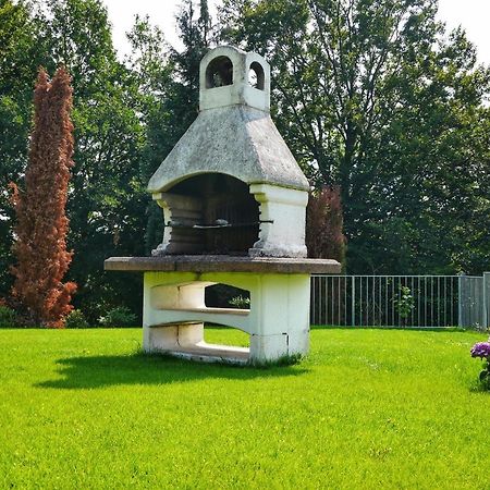 Landhaus Am See Von Robertville Waimes Luaran gambar