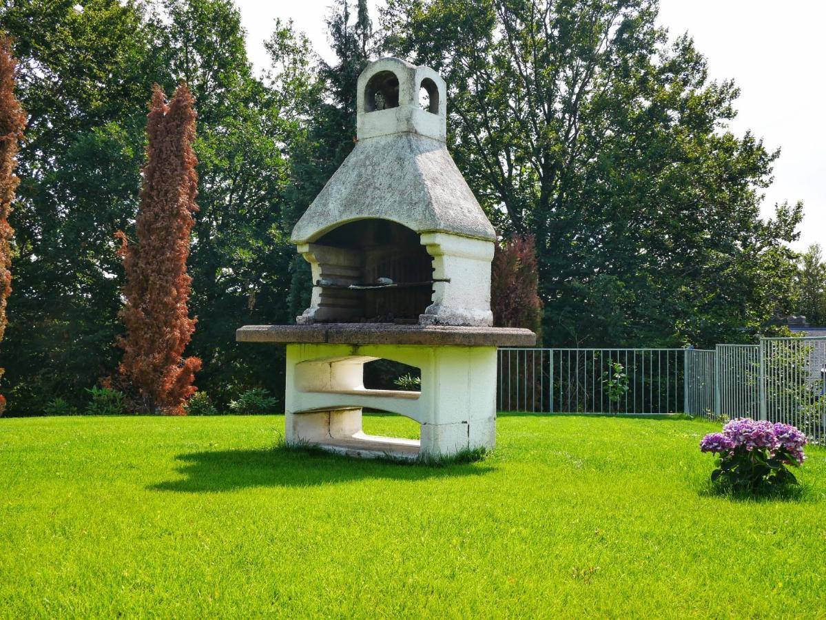 Landhaus Am See Von Robertville Waimes Luaran gambar